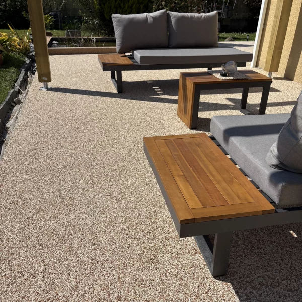 Terrasse-ne-moquette-de-Pierre-a-Pau-scaled.webp