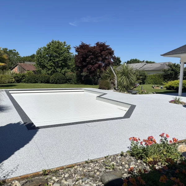 Plage de piscine en résine drainante à Tarbes 65
