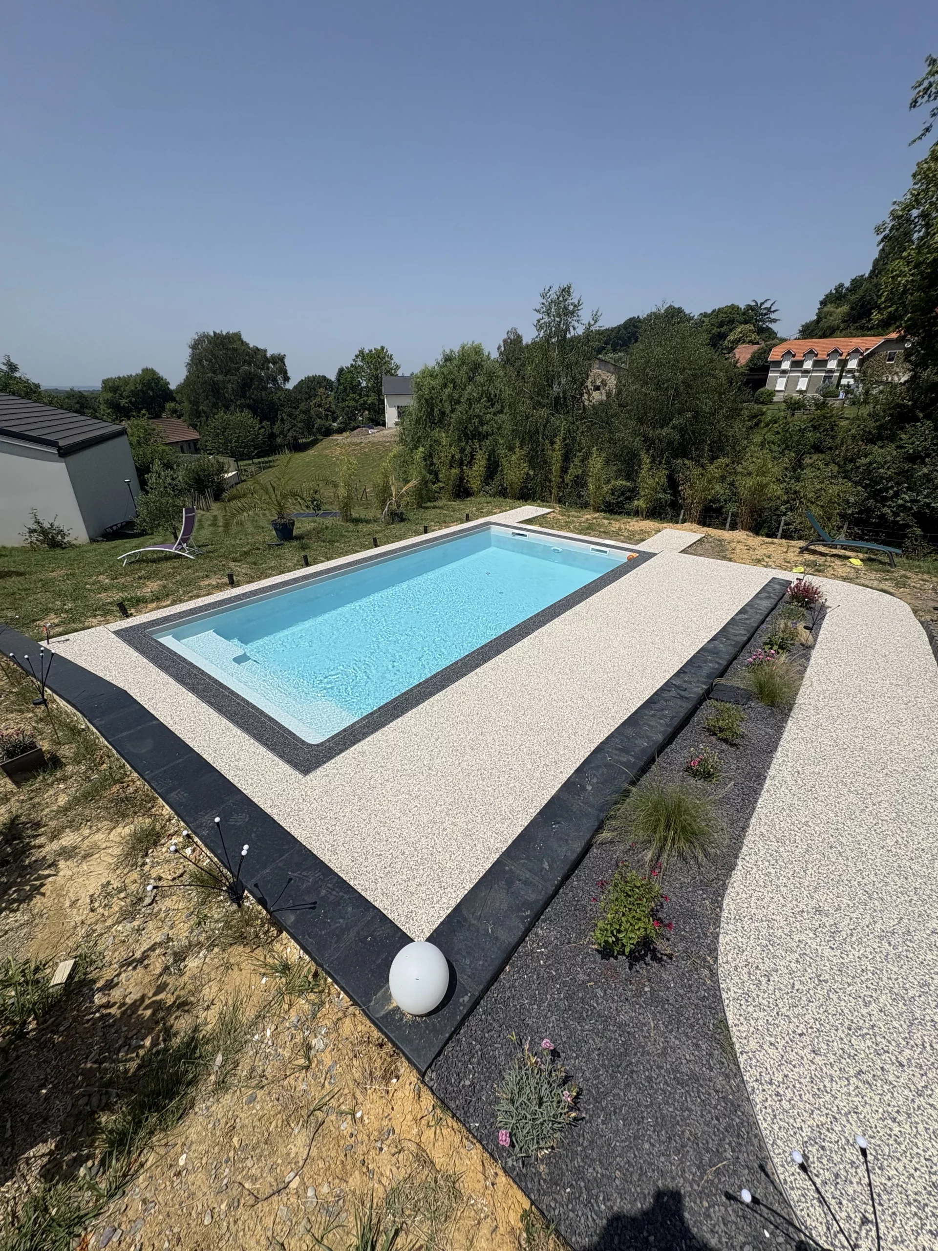 Plage de piscine en résine